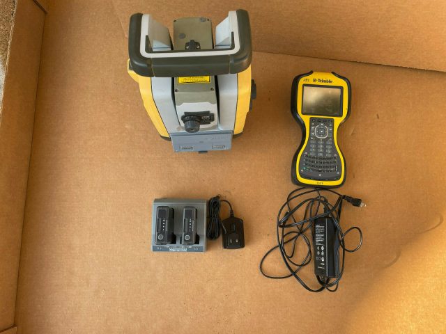 Trimble SPS930 DR Plus 1" / 1 Sec Precision 2.4 GHz Robotic Total Station w/TSC3