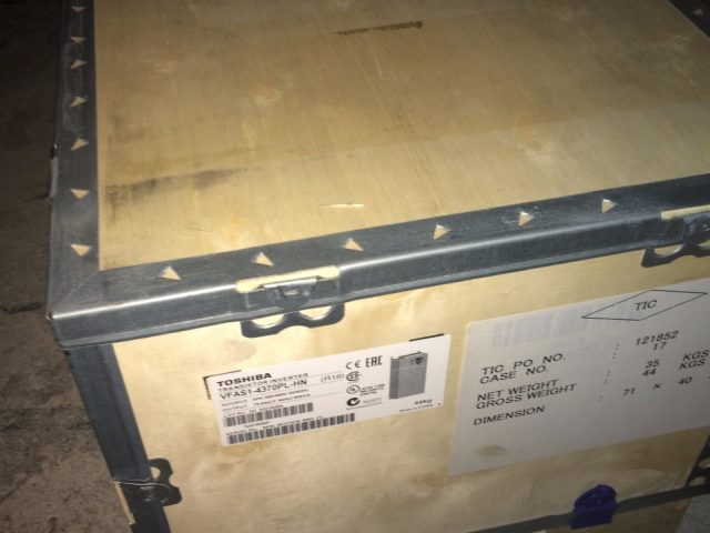 NEW TOSHIBA VFAS1-4370PL-HN 3PH 50-60Hz 380/460V-AC 79A AC MOTOR DRIVE