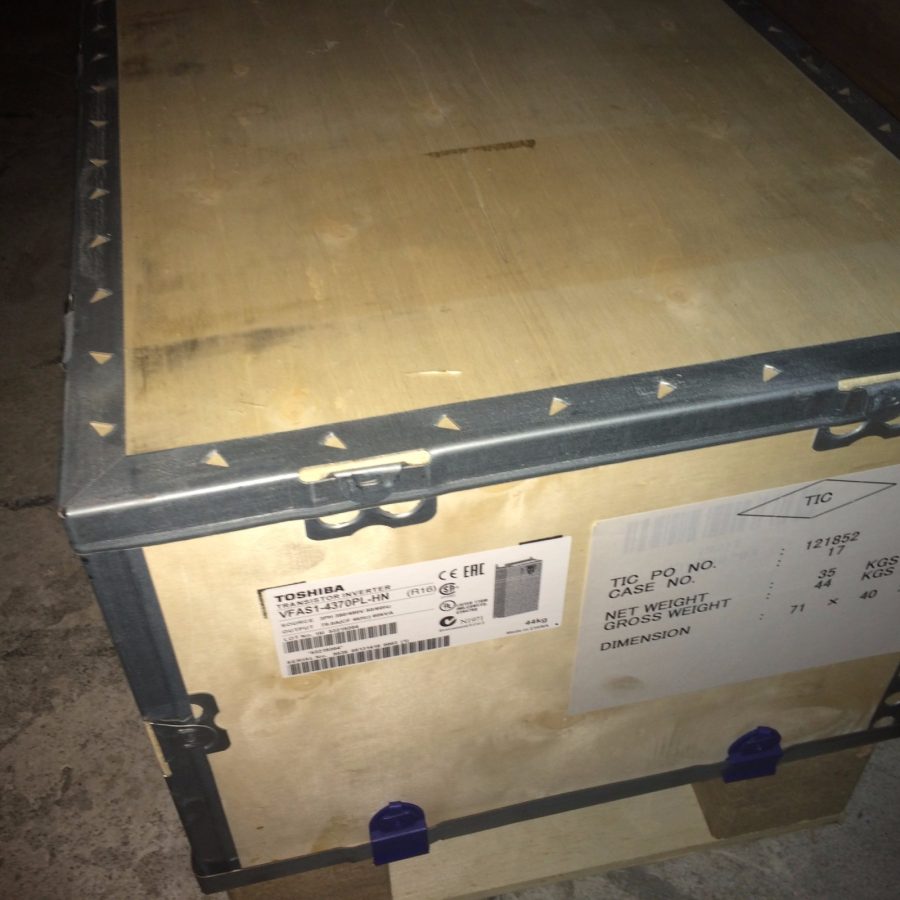 NEW TOSHIBA VFAS1-4370PL-HN 3PH 50-60Hz 380/460V-AC 79A AC MOTOR DRIVE