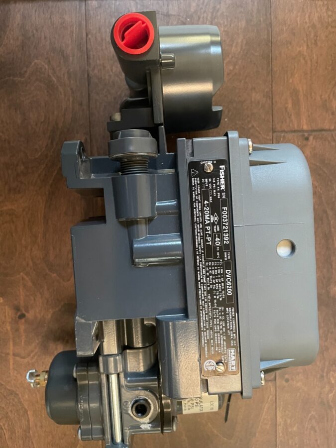 New Fisher DVC6200HW2 Fieldvue Valve Positioner w/ Pressure Regulator - 67CFR